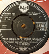 The Tokens : The Lion Sleeps Tonight (7", Single)