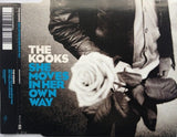The Kooks : She Moves In Her Own Way (Minimax, Single)
