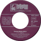 Creedence Clearwater Revival : Sweet Hitch-Hiker / Door To Door (7", Single)
